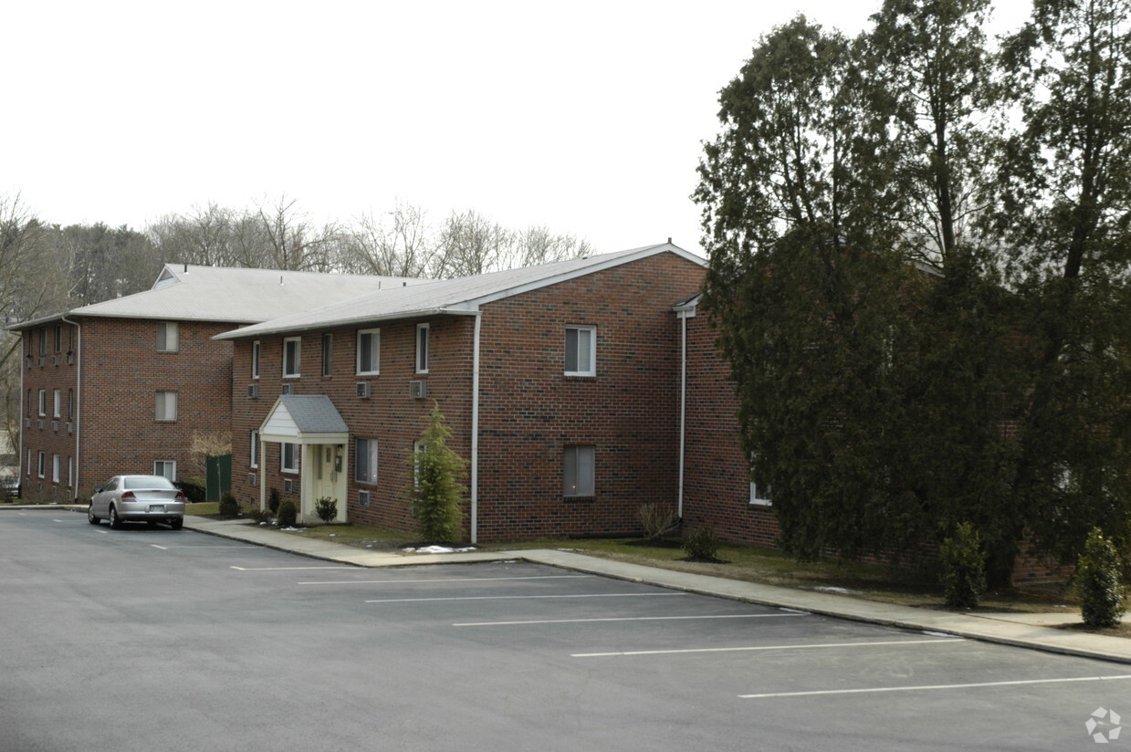 Building Photo - Lawrence Court Apartments