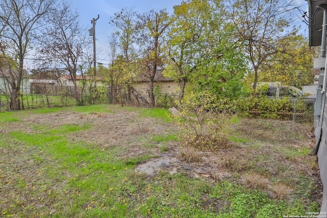 Building Photo - 2426 Cincinnati Ave