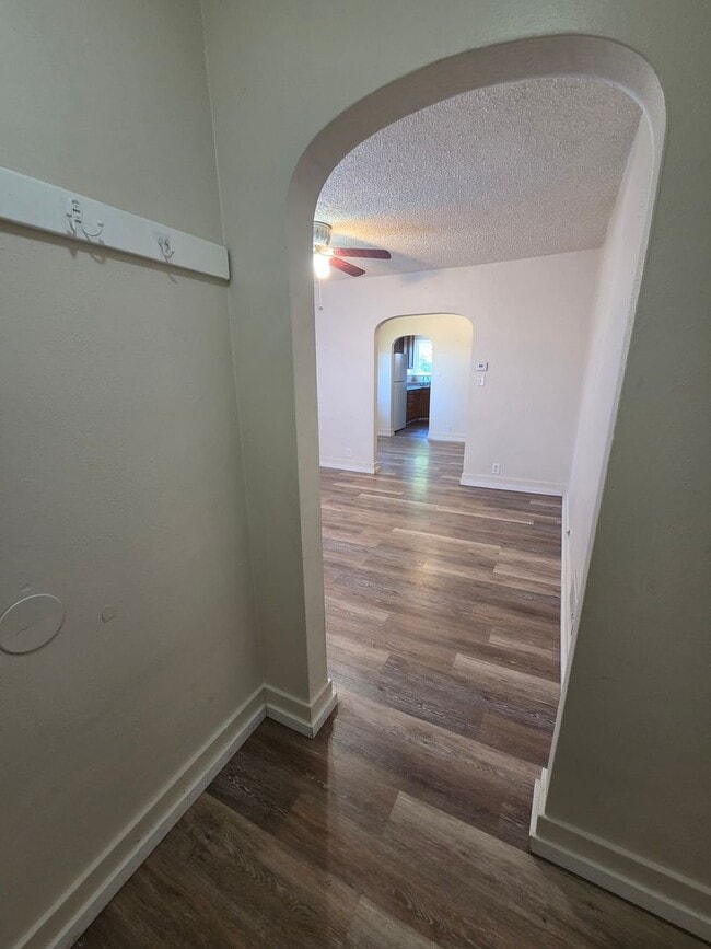Foto del edificio - Great Northside 4 bed 2 bath home