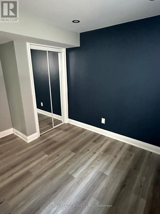 Photo du bâtiment - 1319 Michael Cir