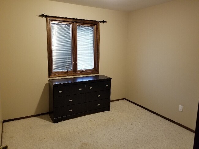 Building Photo - 33146 Beth Ann Dr