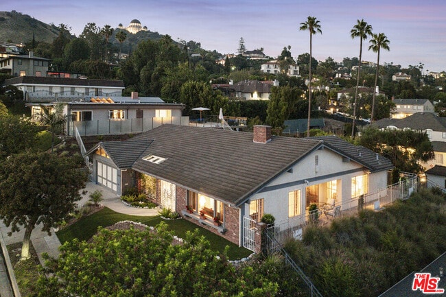 Foto del edificio - 2160 Winona Blvd