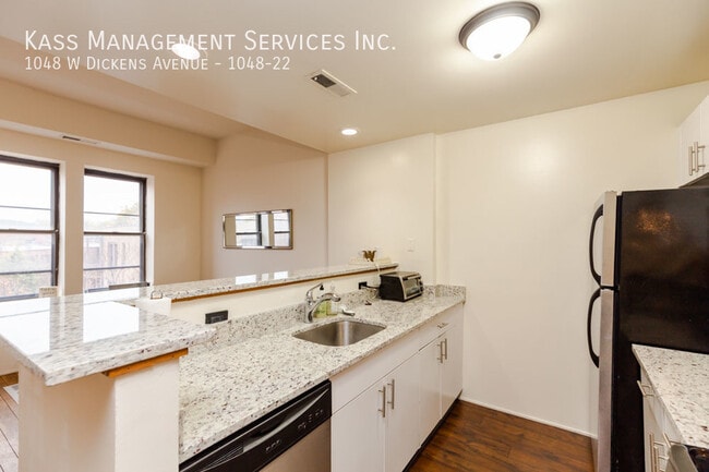Building Photo - 1048 W Dickens Ave