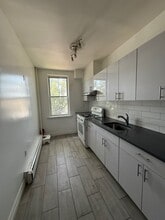 Building Photo - 565 W Side Ave