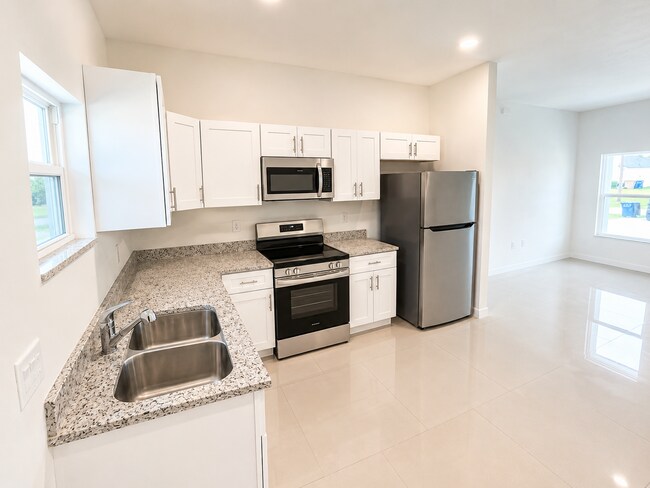 Foto del edificio - Beautiful Brand new house for rent, Lehigh Acres