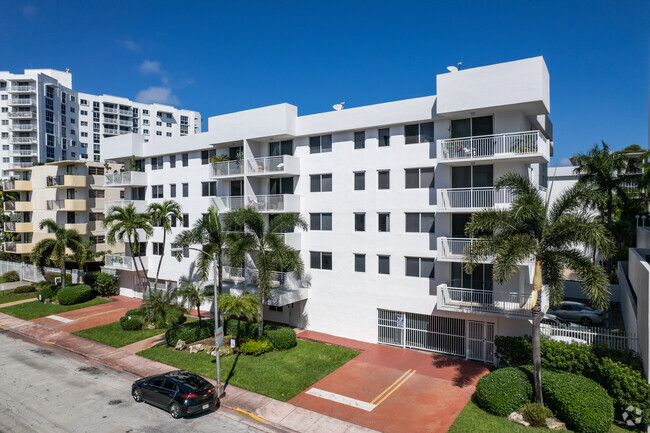 Building Photo - West Bay Gardens Condominiums