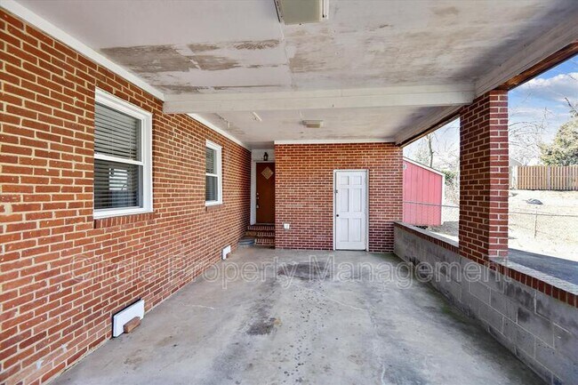 Building Photo - 1803 Olmstead Dr