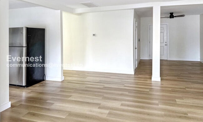 Building Photo - 2317 W Adams St