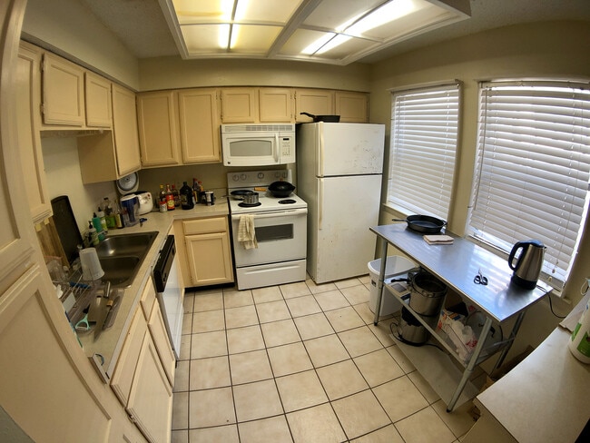 Building Photo - 2110 Rio Grande