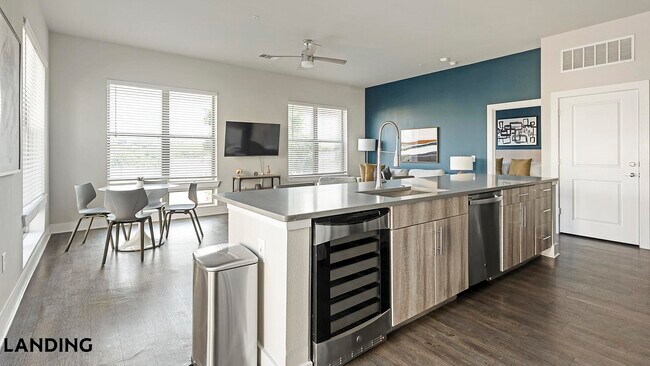 Foto del edificio - 1900 Airport Commerce Dr