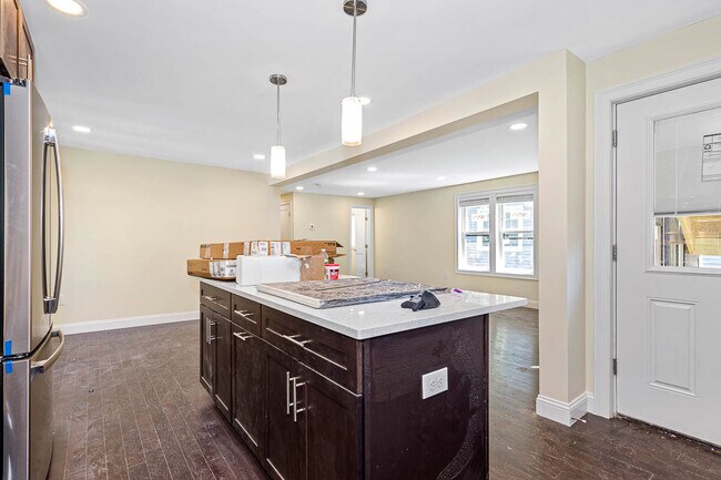 Building Photo - 72 Stanley Ave