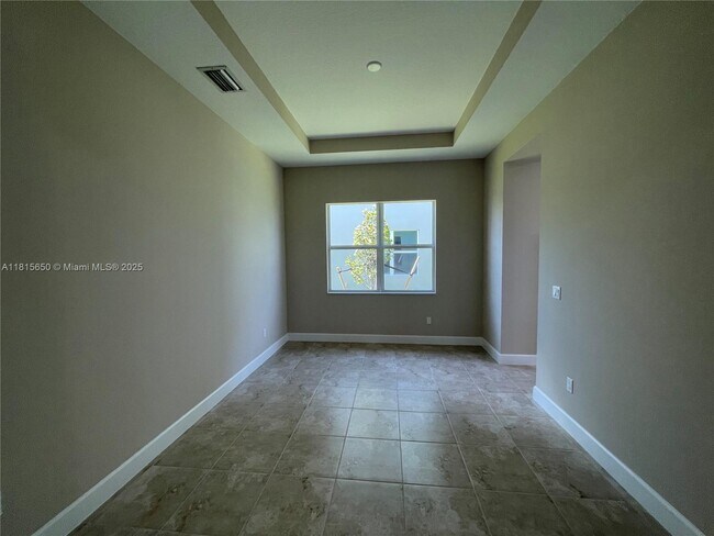Building Photo - 15180 Wildwood Cir