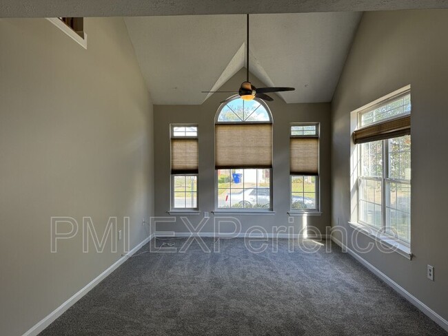 Foto del edificio - 6210 Gopher Ct