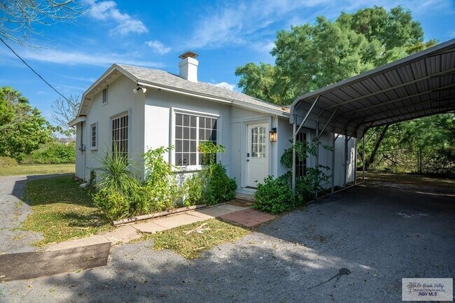 Foto del edificio - 3495 Boca Chica Blvd