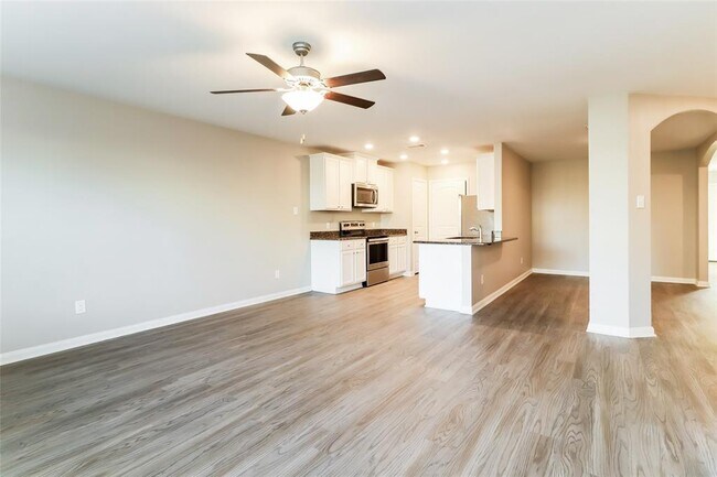 Building Photo - 23014 Bellini Dr