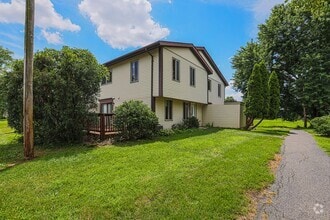 Building Photo - 14 King Henry Cir