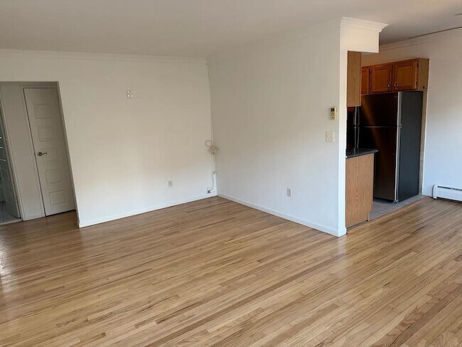 Foto del edificio - 7012 Cottage Ave