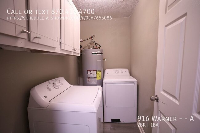 Building Photo - First month move in special $500!! Newly r...