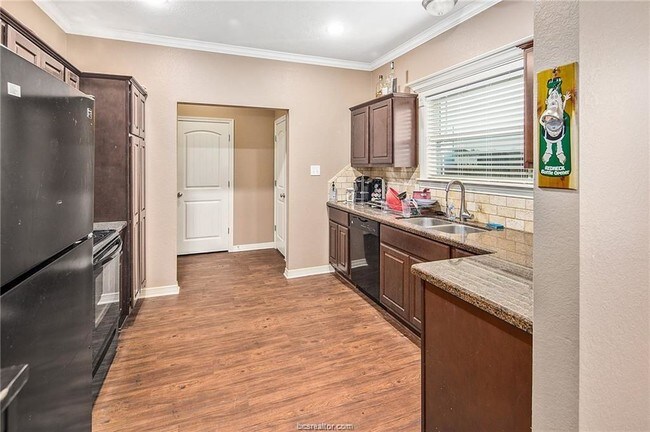 Foto del edificio - 2818 Horseback Dr