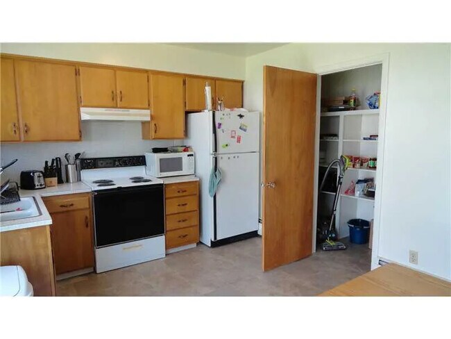 Foto del edificio - 1425 Lynn Ave