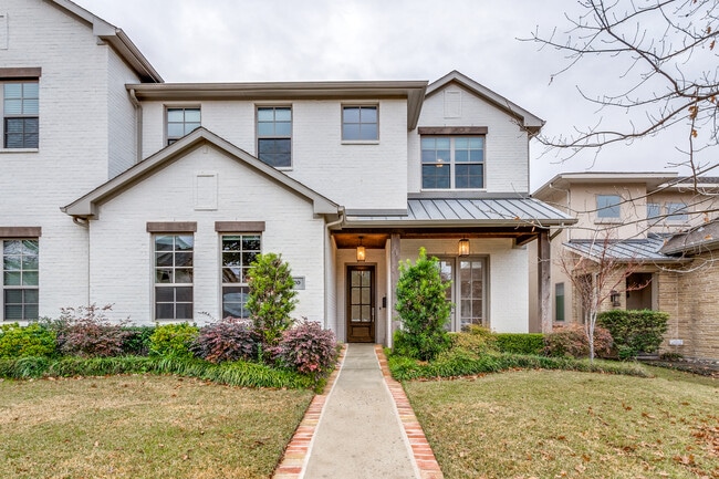 Building Photo - 6520 Del Norte Ln