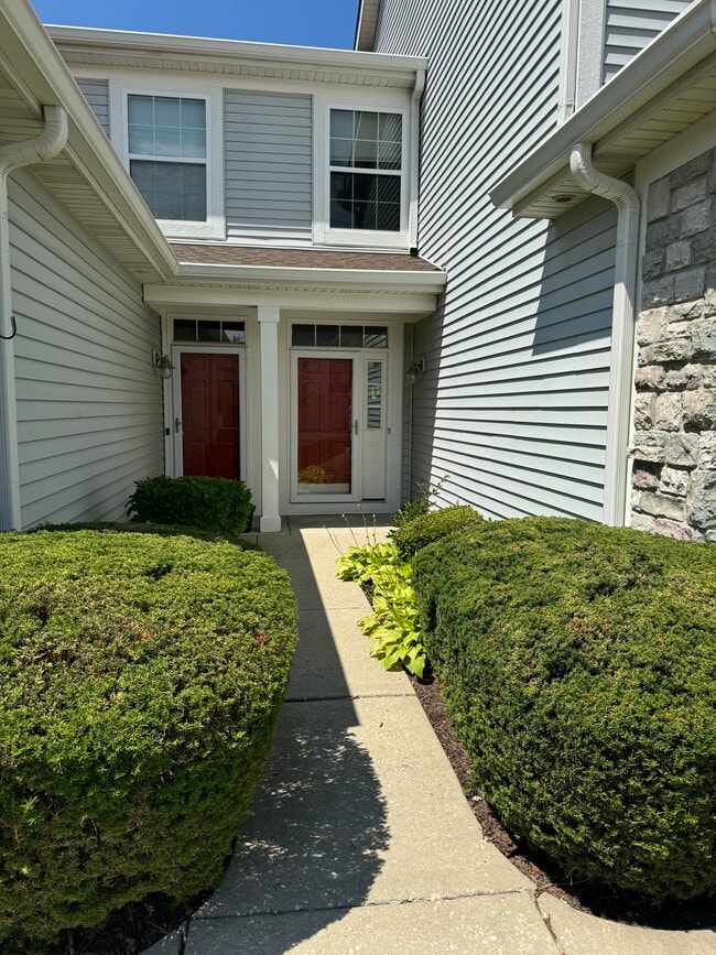 separate entrance - 2416 Georgetown Cir