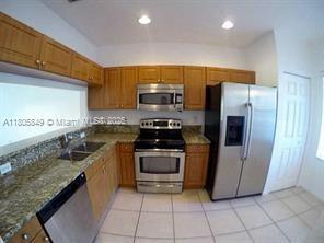 Foto del edificio - 8222 SW 27th St