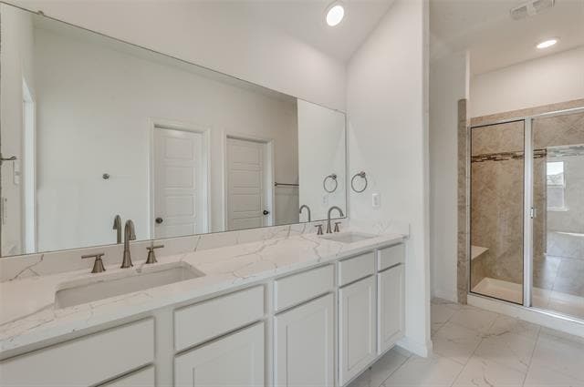 Building Photo - 3308 Sabine Dr