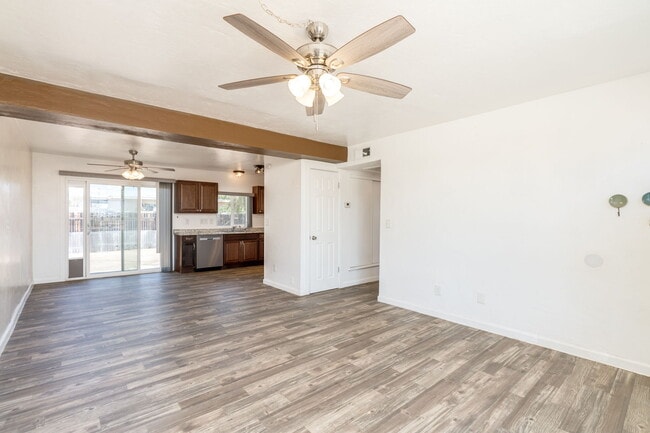 Building Photo - 6629 E Escalante Rd