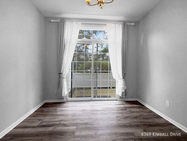 Foto del edificio - 8349 Kimball Dr