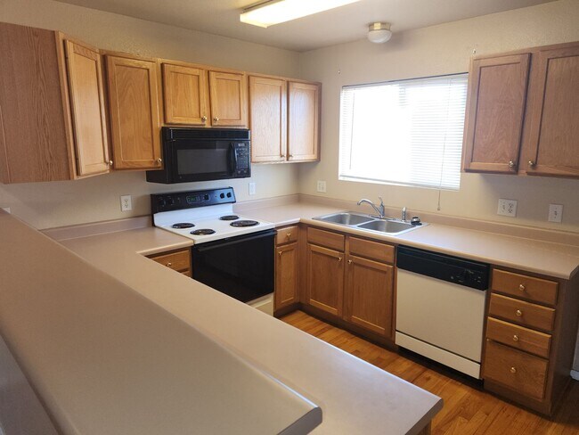 Foto del edificio - 2-Bedroom Briargate Townhouse