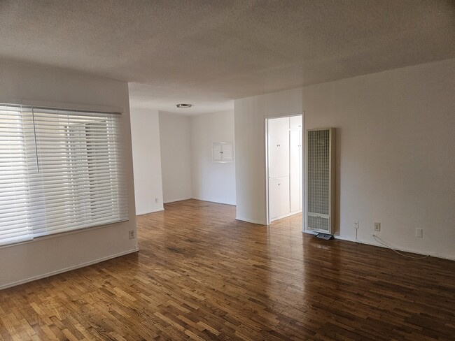 Building Photo - 4424 Murietta Ave