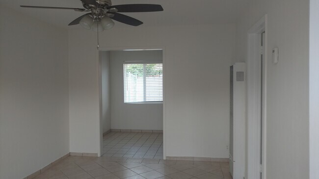 Building Photo - 250 N Florence St