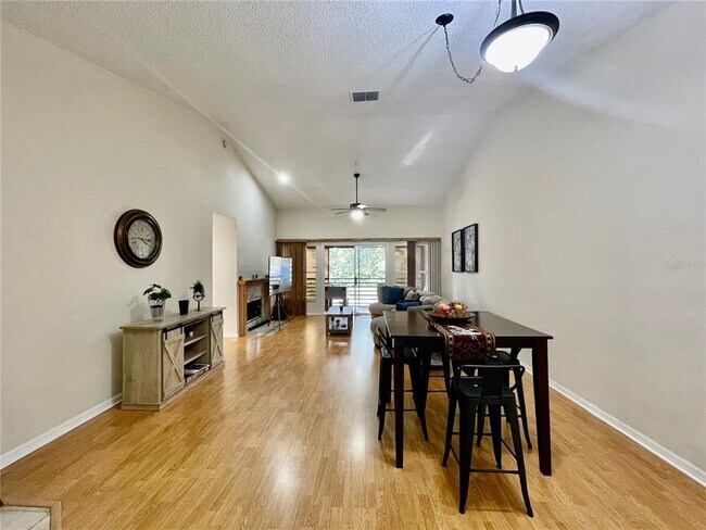 Foto del edificio - 2960 Cottage Grove Ct