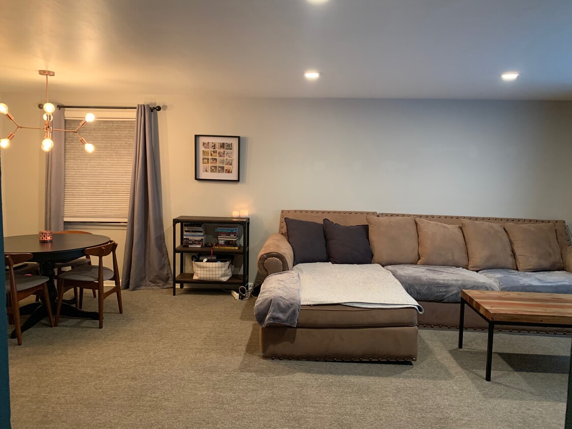 Foto principal - 5737 N Elston Ave