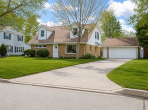 Building Photo - 1202 Cambridge Dr