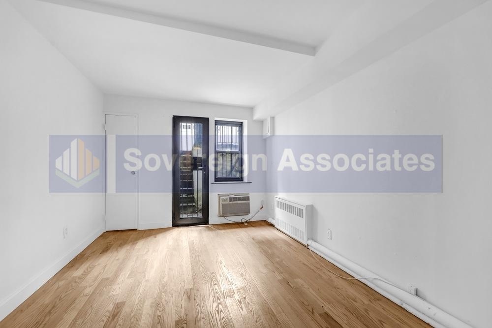 Primary Photo - 427 East 80th Street