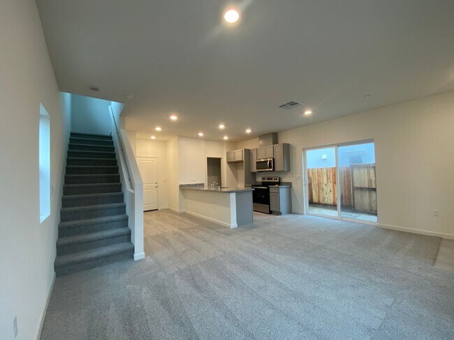 Foto del edificio - Brand New Solar Home - Balboa II Subdivisi...