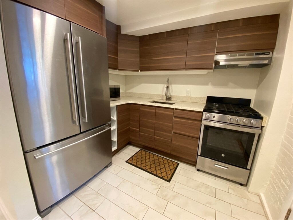 Foto principal - 482 Columbus Ave