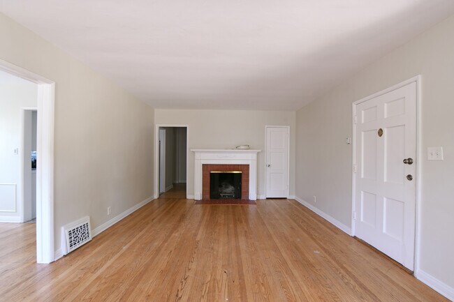 Foto del edificio - 11061 Ohio Ave