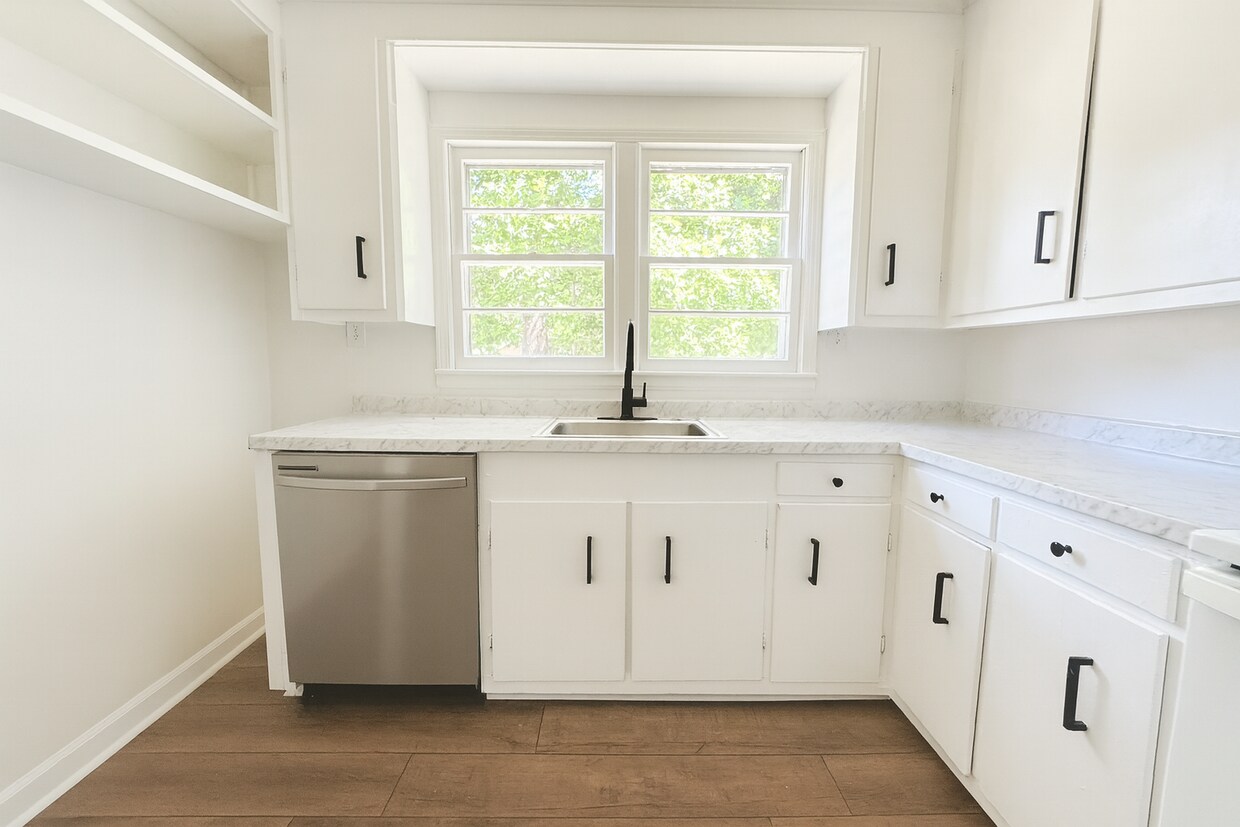 Building Photo - Woodmanhall