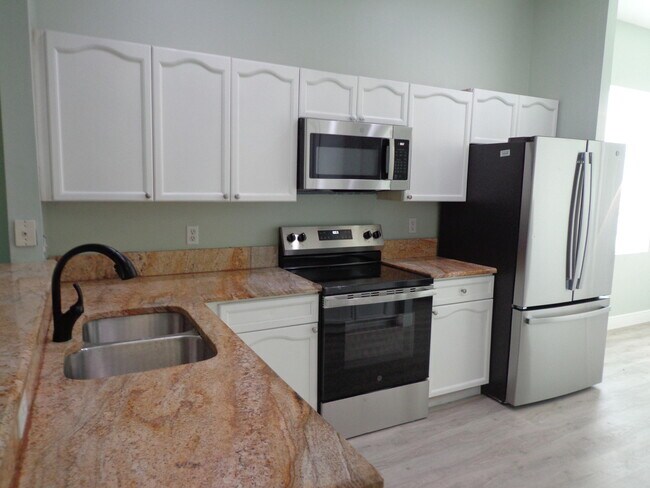 Foto del edificio - 890 Lake Wellington Dr