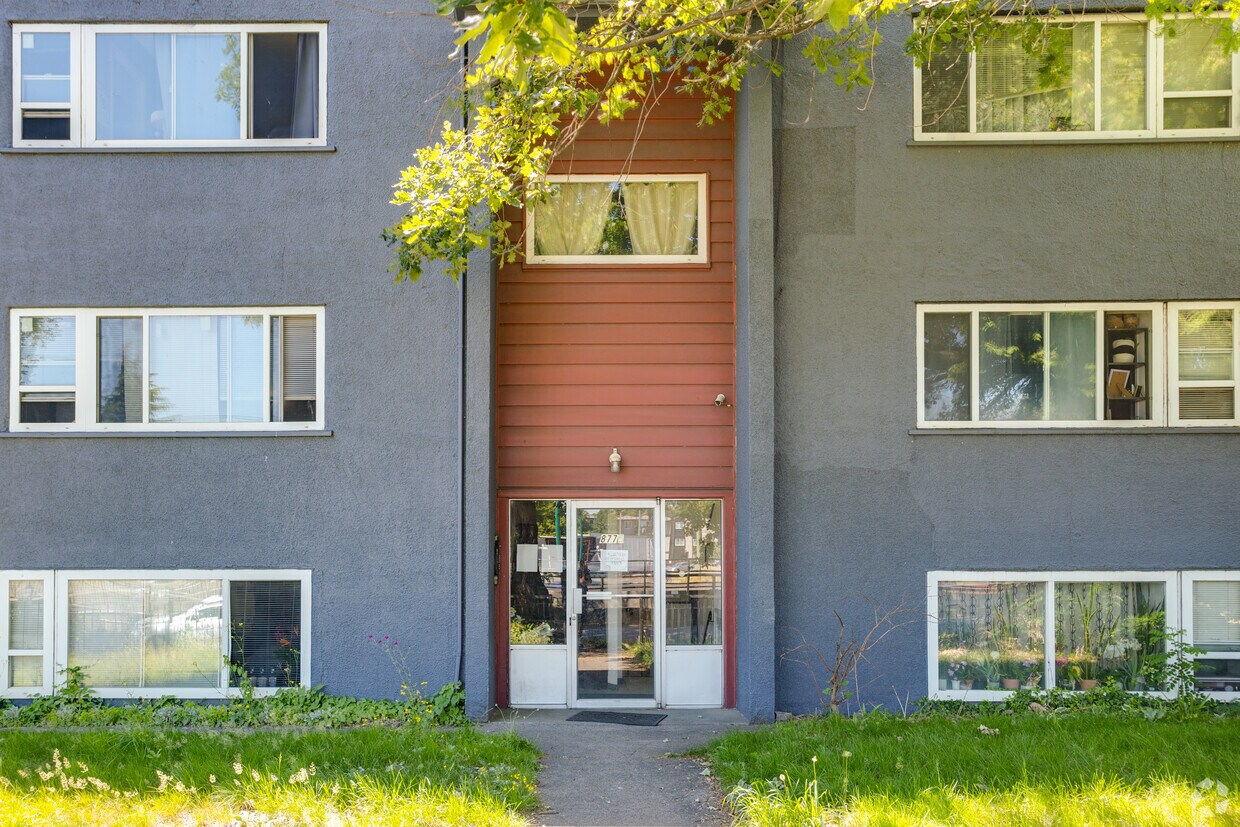 Photo du bâtiment - 8775 Oak St