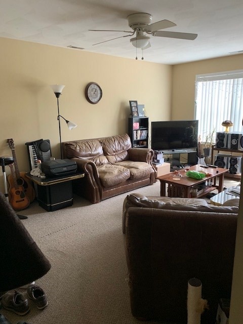 Foto del edificio - 239 Fieldcrest Rd