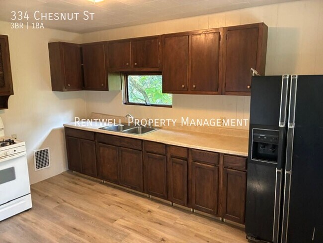 Foto del edificio - 334 Chesnut St-