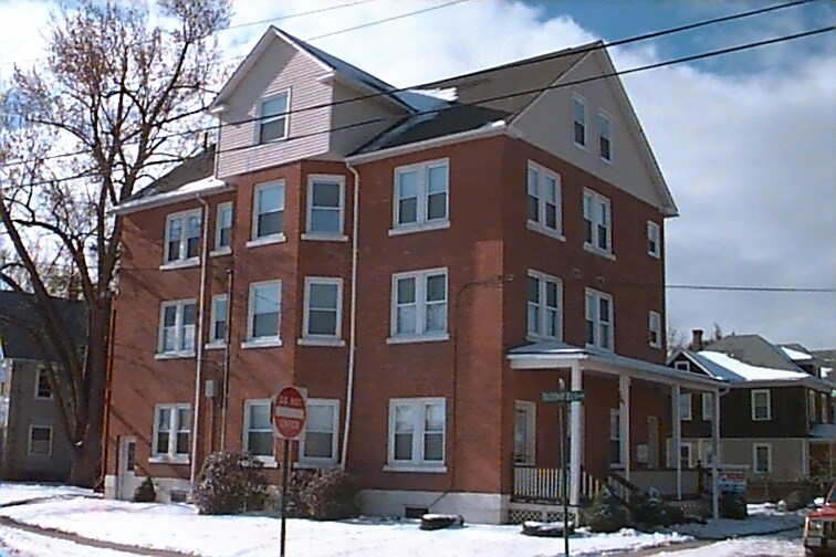 Foto del edificio - 37-39 Bloomfield Ave