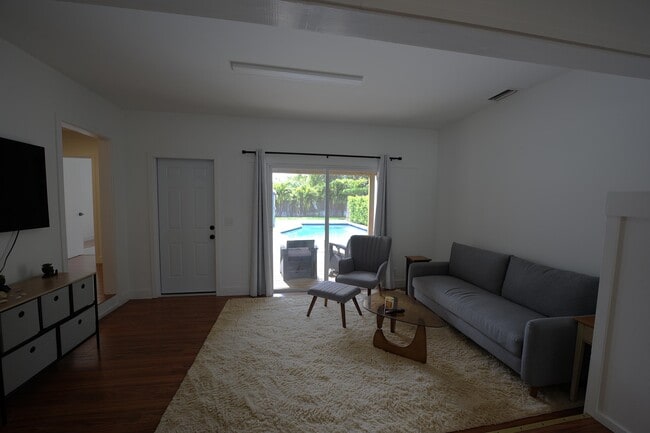 Foto del edificio - 717 N E St