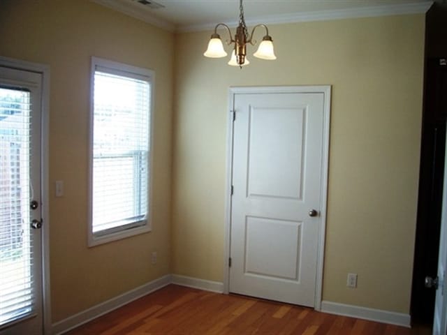 Building Photo - 10 Thornbury Dr