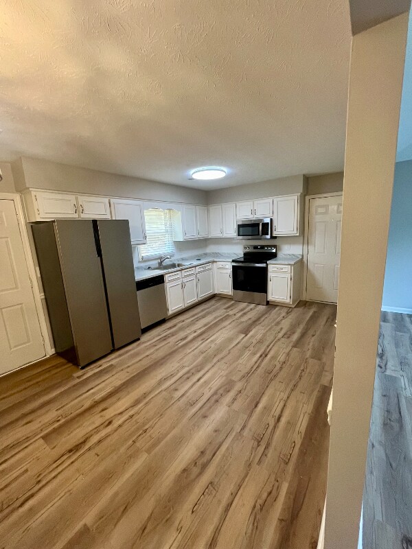 Foto del edificio - 6954 Cove Cir