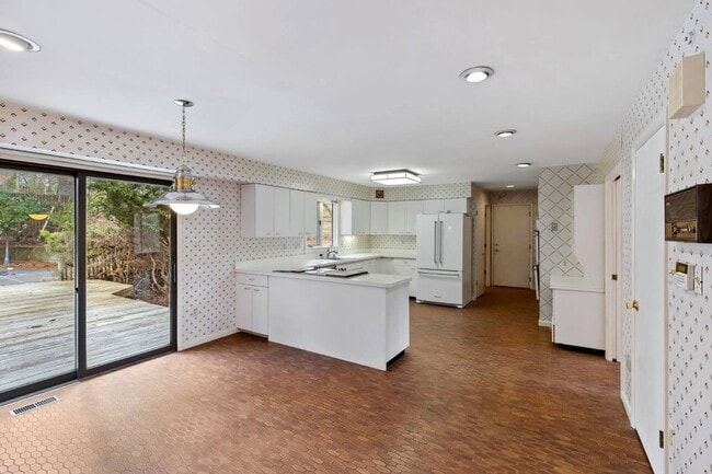 Building Photo - 11704 Woodland Dr